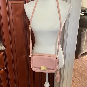 Isaac Mizrahi Elegant Pink leather Crossbody Bag